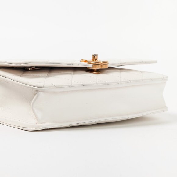 Chanel Pearl Crush White Quilted Lambskin Leather Wallet on Chain - Picture 6 of 14